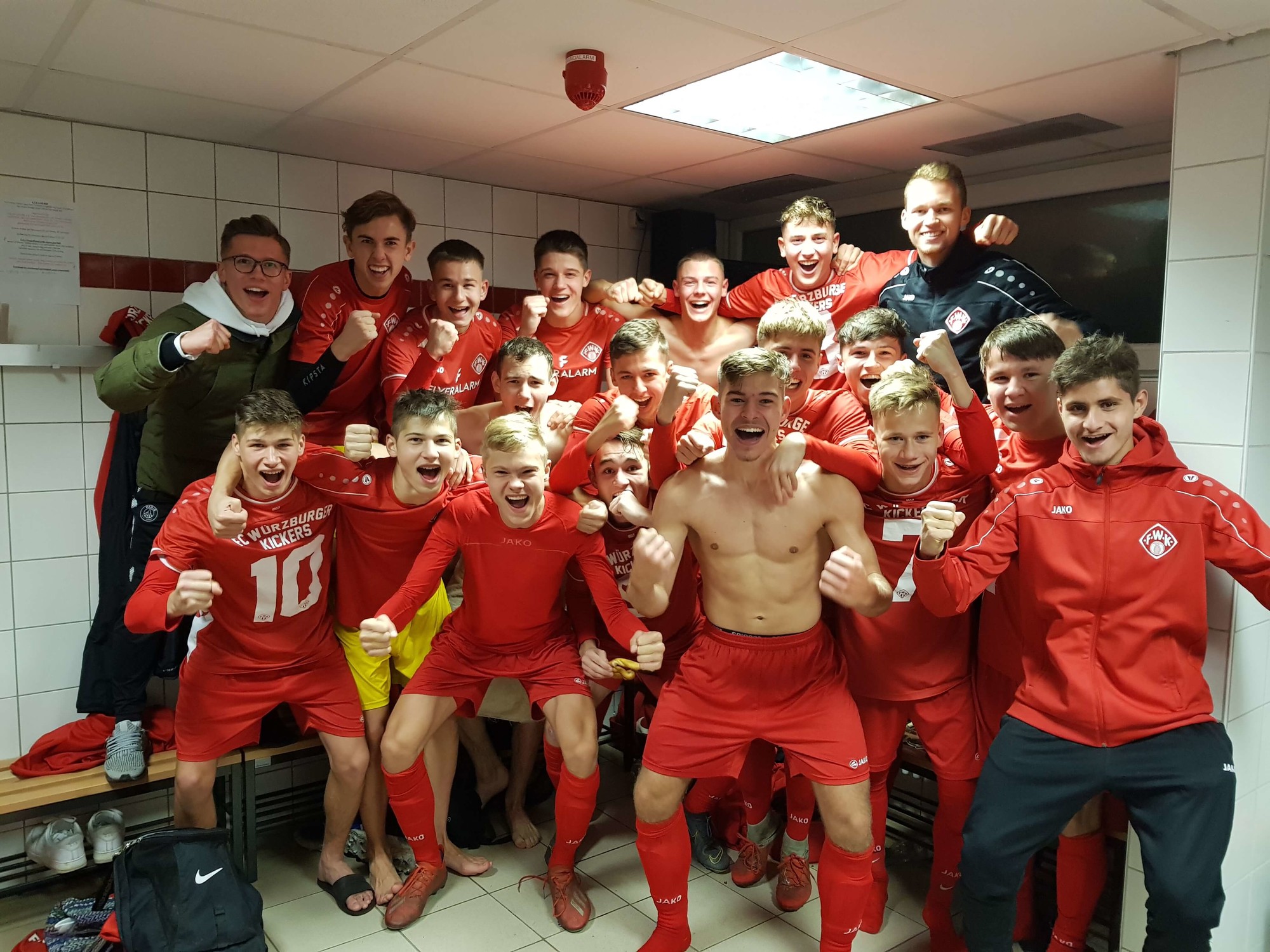 61Kantersieg FWKU17 bezwingt Neumarkt! Würzburger Kickers